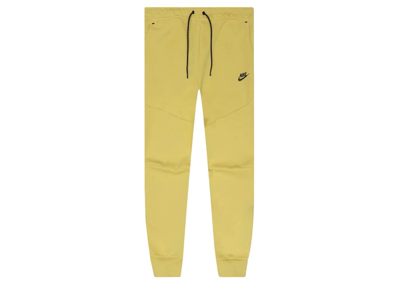 Black and yellow nike clearance joggers